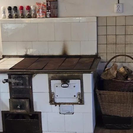 Roubenka Na Sjezdovce * Яблонец-над-Нисоу